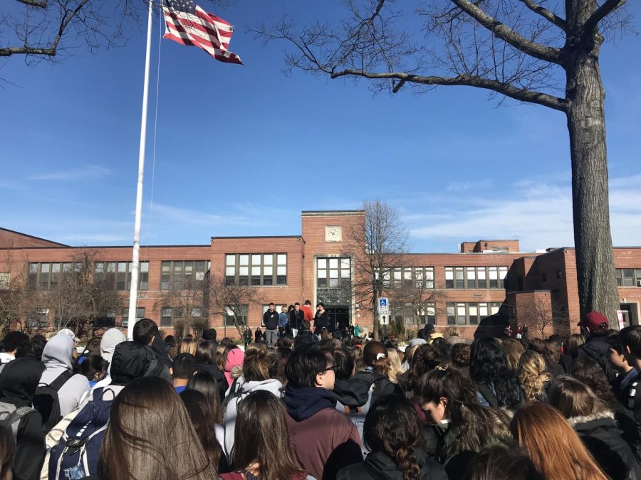 Students step outside for Parkland, school safety