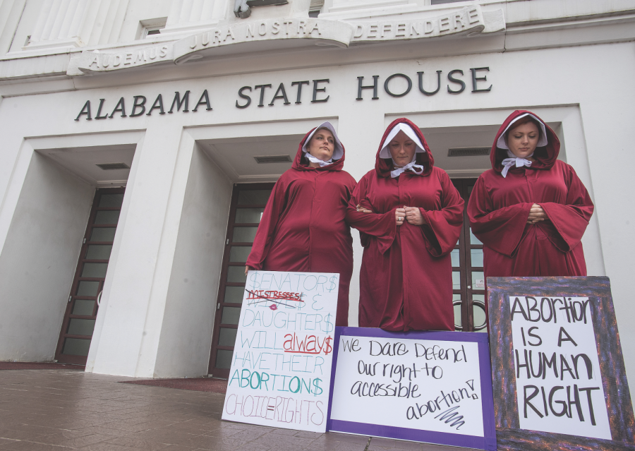 Protesters+outside+of+the+Alabama+State+House%0A